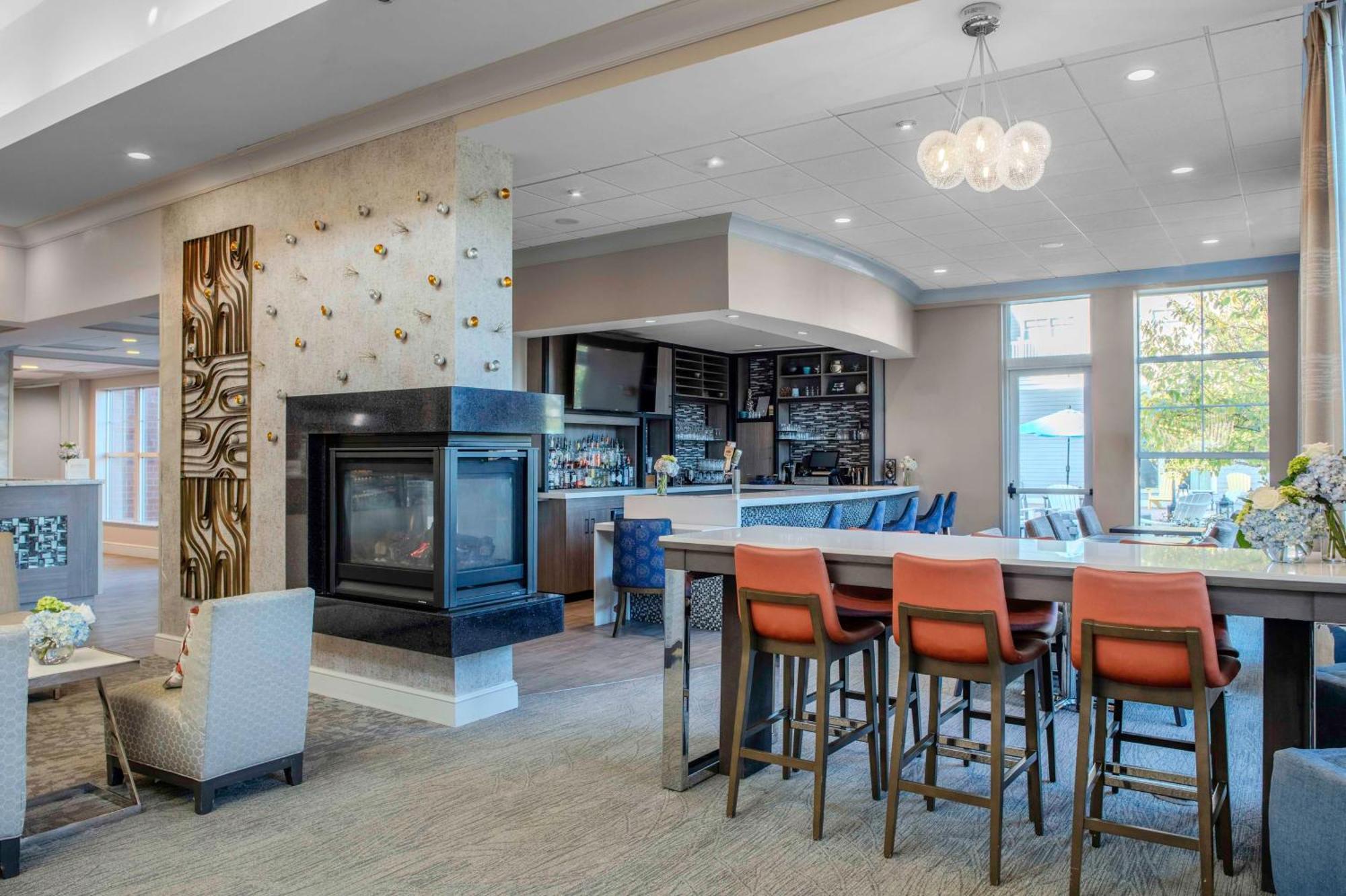 Hilton Garden Inn Freeport Downtown Exterior photo