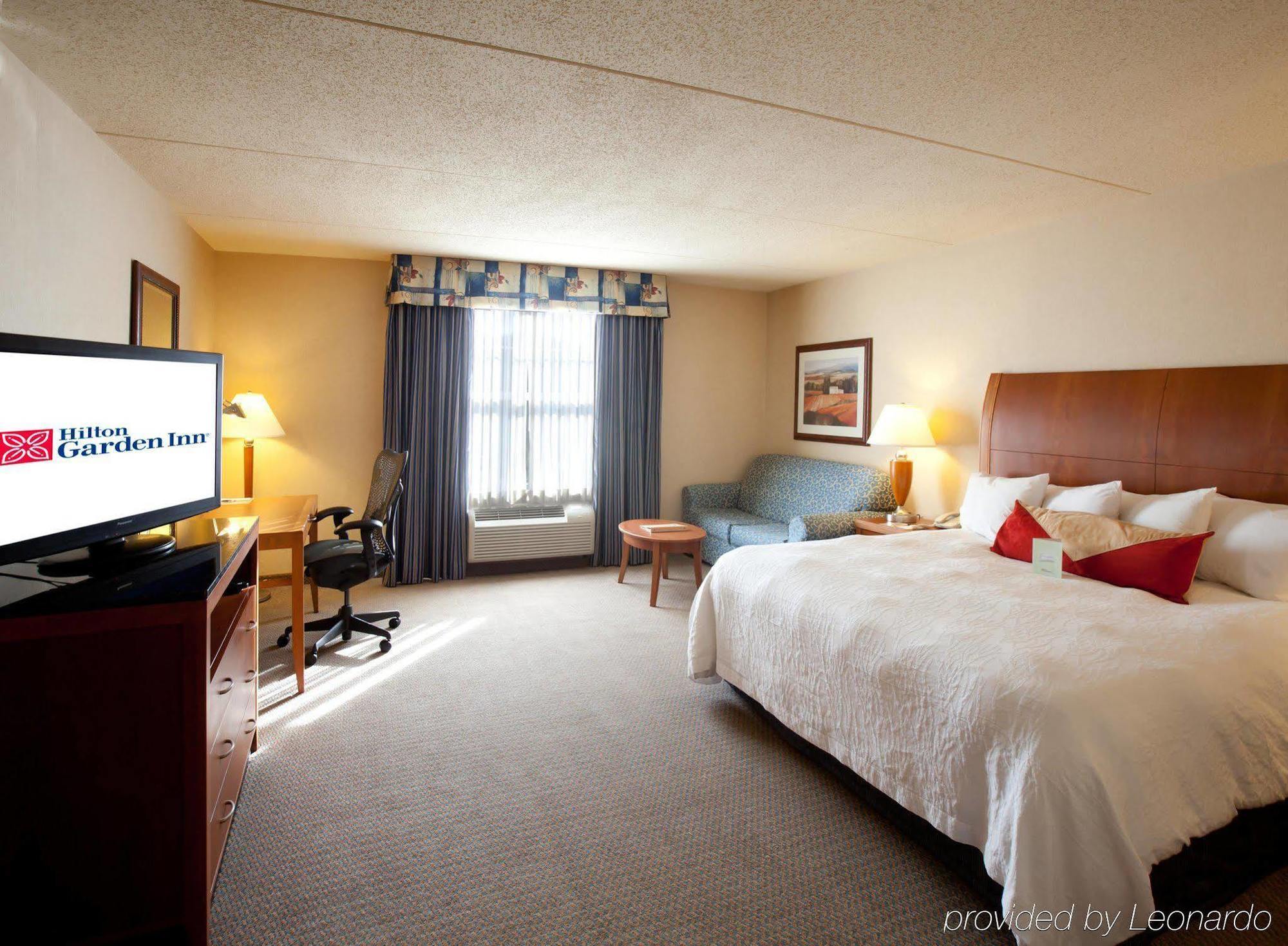 Hilton Garden Inn Freeport Downtown Room photo